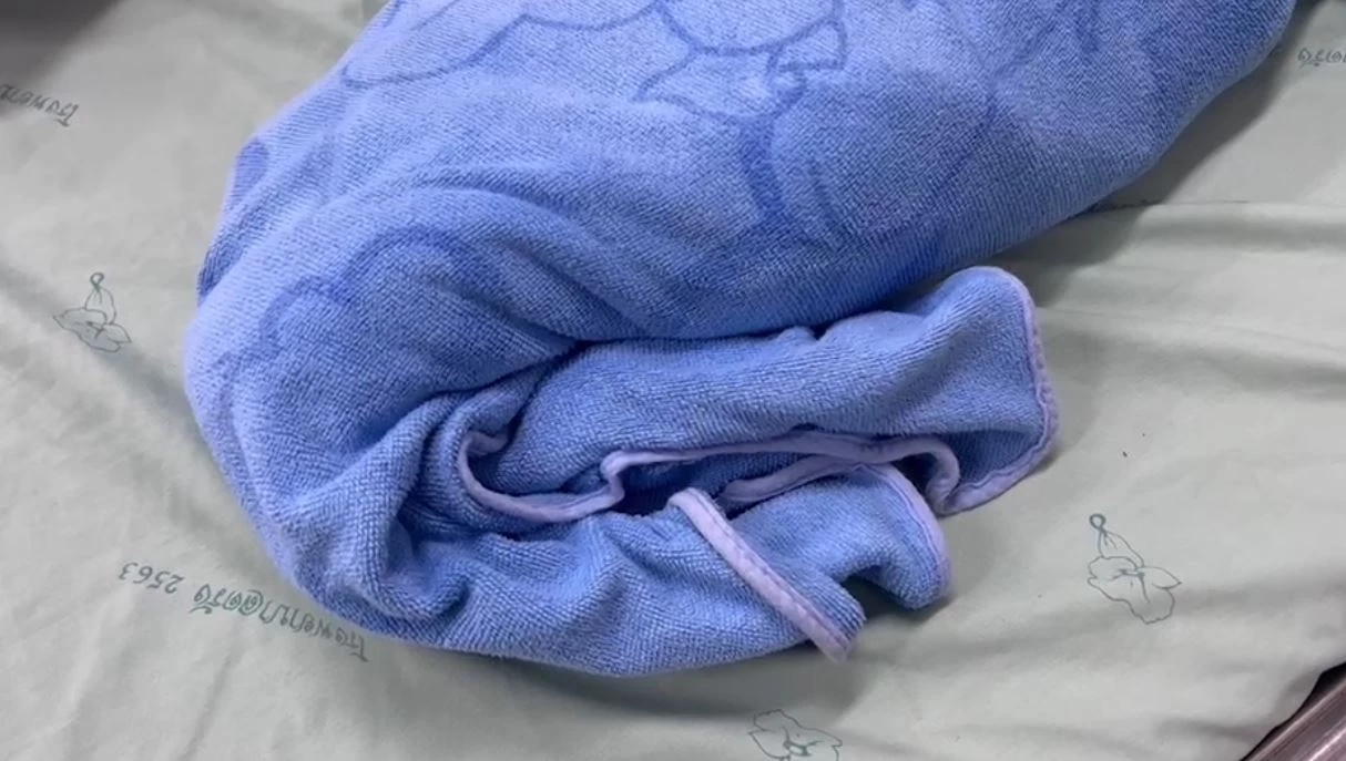 แม่ใจสลาย! ลูกวัย 10 วัน จมน้ำดับในกะละมัง เผย หมดสติไป 15 นาที ขณะพาลูกอาบน้ำ