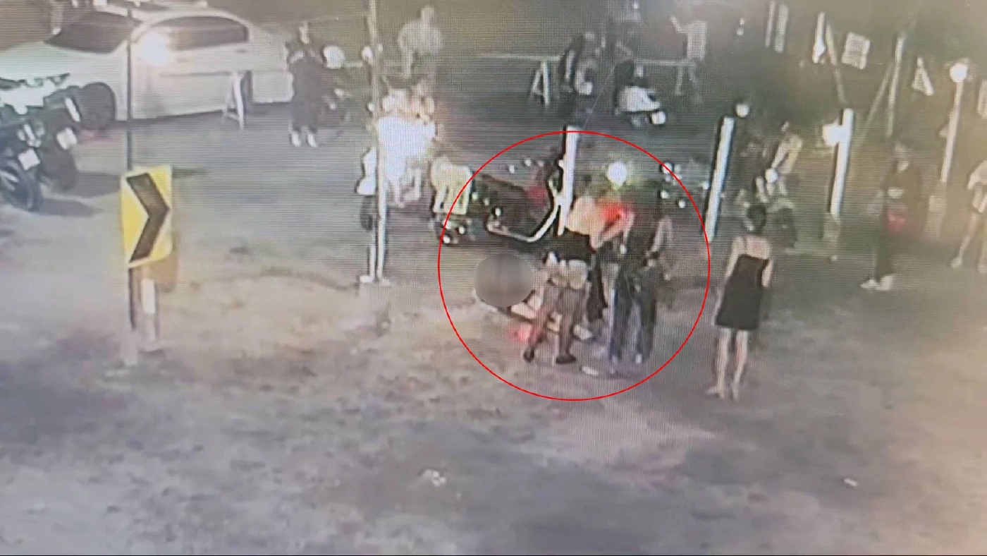 เพจดังแฉ! ไฟดูดนักเที่ยวดับคาลานจอดรถร้านเหล้าชื่อดัง แต่ถูกปิดข่าว