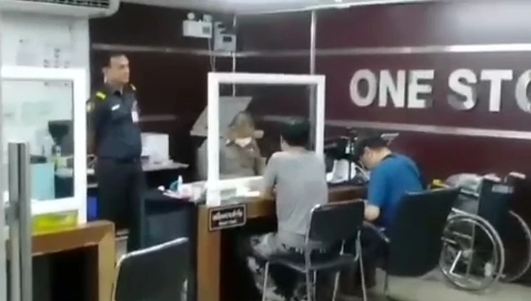 โจรมุมตึก โผล่ริมหาดพัทยา สาวสองทำทีเสนอขายบริการ ก่อนฉกเงินหนุ่มเกาหลี