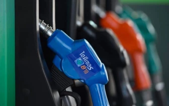 ข่าวดีวันหวยออก พรุ่งนี้น้ำมันกลุ่มเบนซินและแก๊สโซฮอล์ลดราคา 10 -30 สตางค์