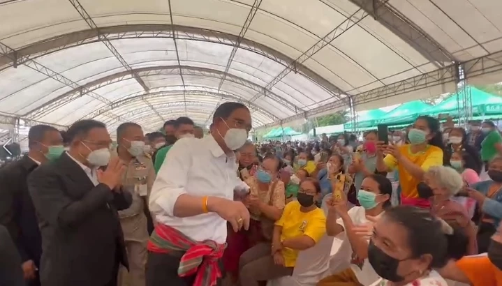 “บิ๊กตู่” ย้ำ ชาวเพชรบูรณ์! จงภูมิใจอยู่ในแผ่นดินไทย เลิกแบ่งสี