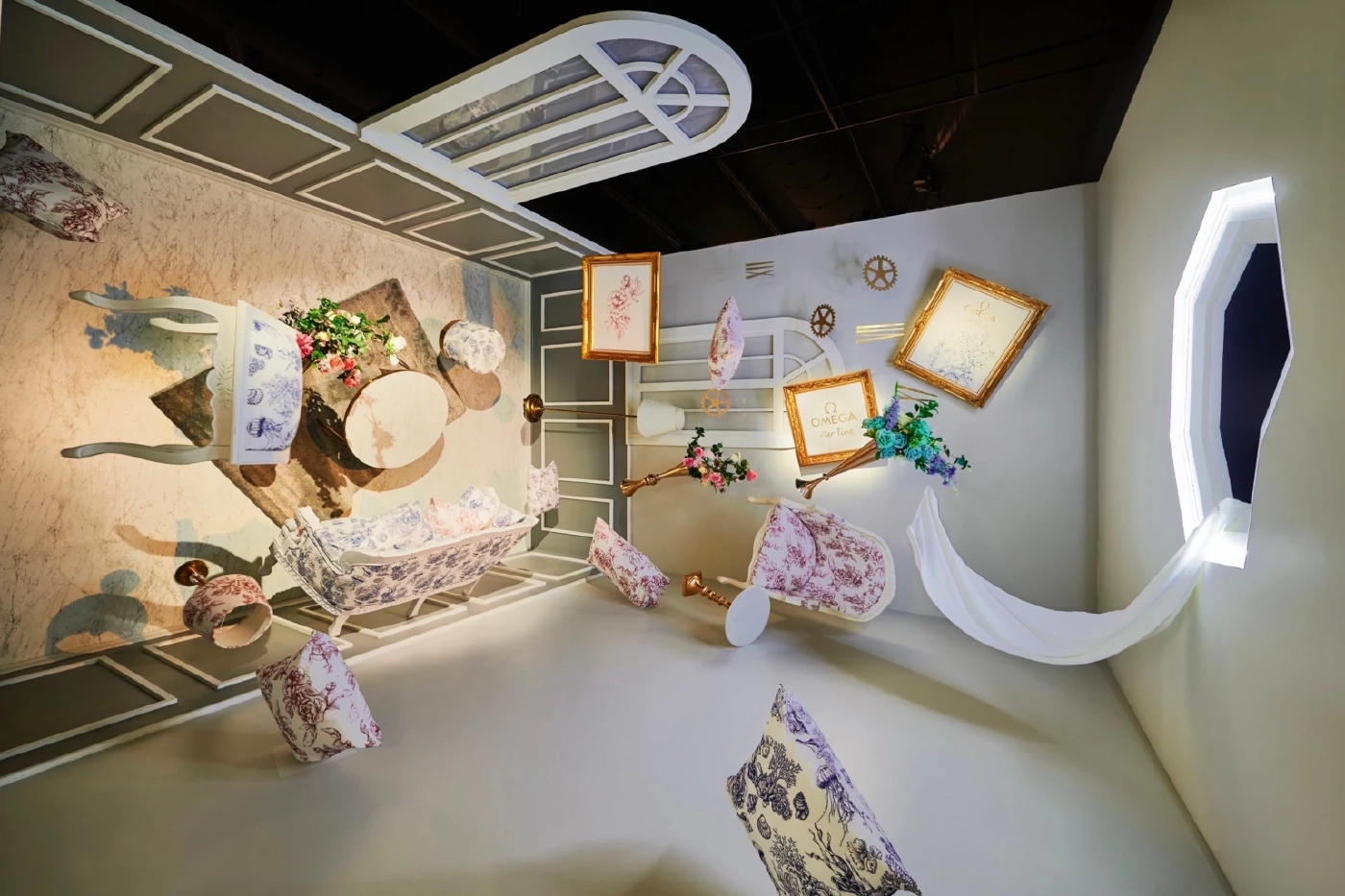 HER TIME นิทรรศการประวัติศาสตร์และผลงานรังสรรค์เรือนเวลาสตรีกว่า 100 ปี