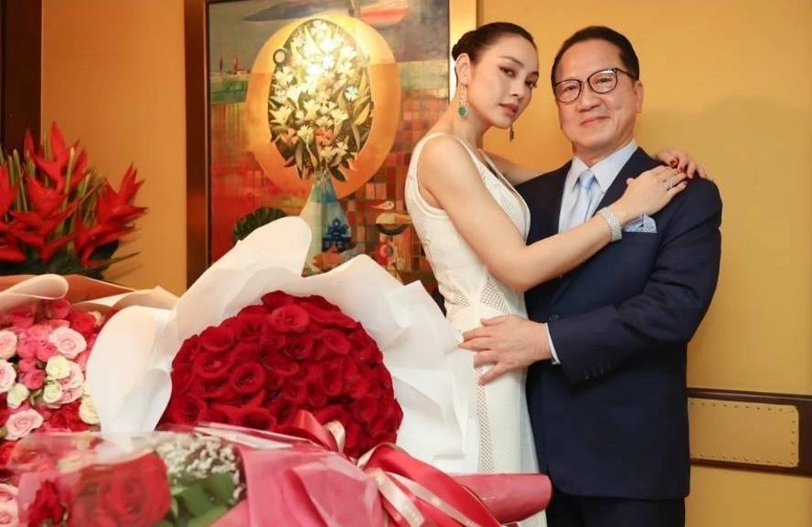 ตั๊ก บงกช - เจ้าสัวบุญชัย