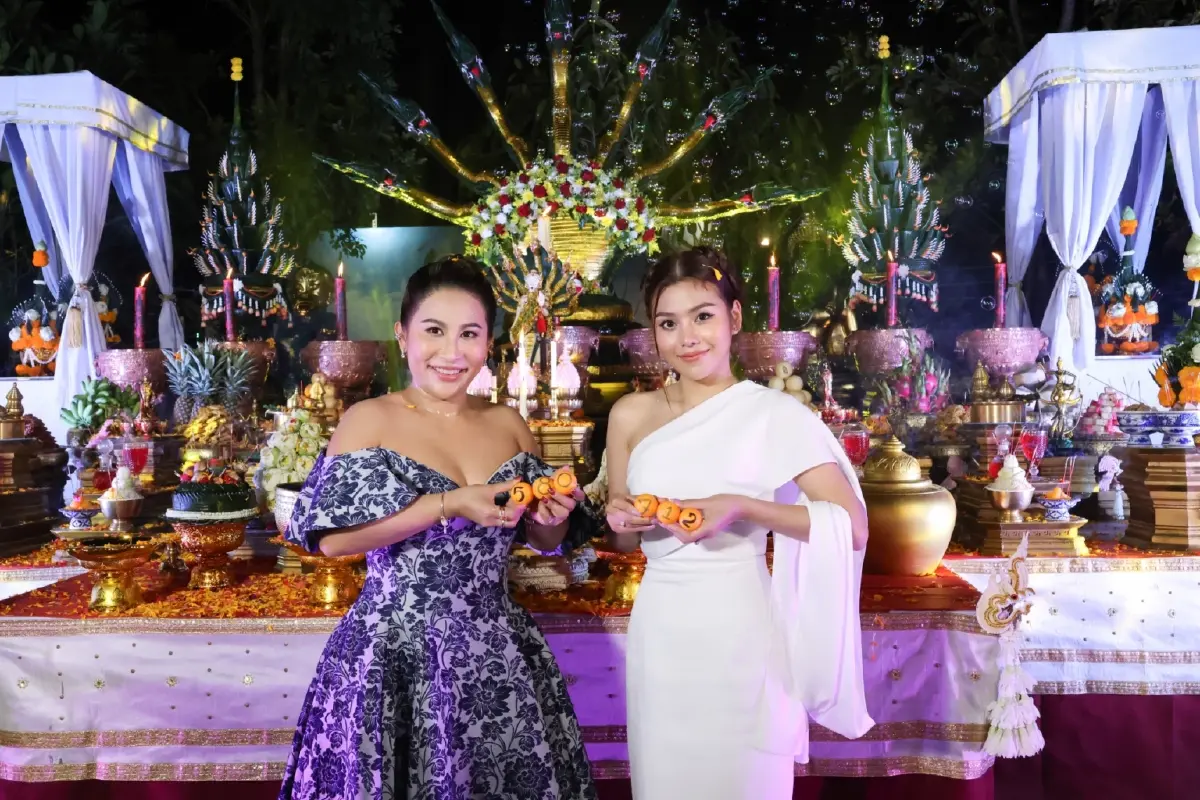 ธัญญ่า และ ลาล่า อาร์สยาม
