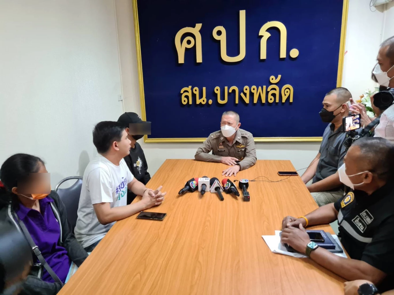 ตำรวจจ่อแจ้งข้อหารุ่นพี่ "รับน้องโหด" ใช้สีสเปรย์ฉีดจุดไฟเผาร่างเฟรชชี่