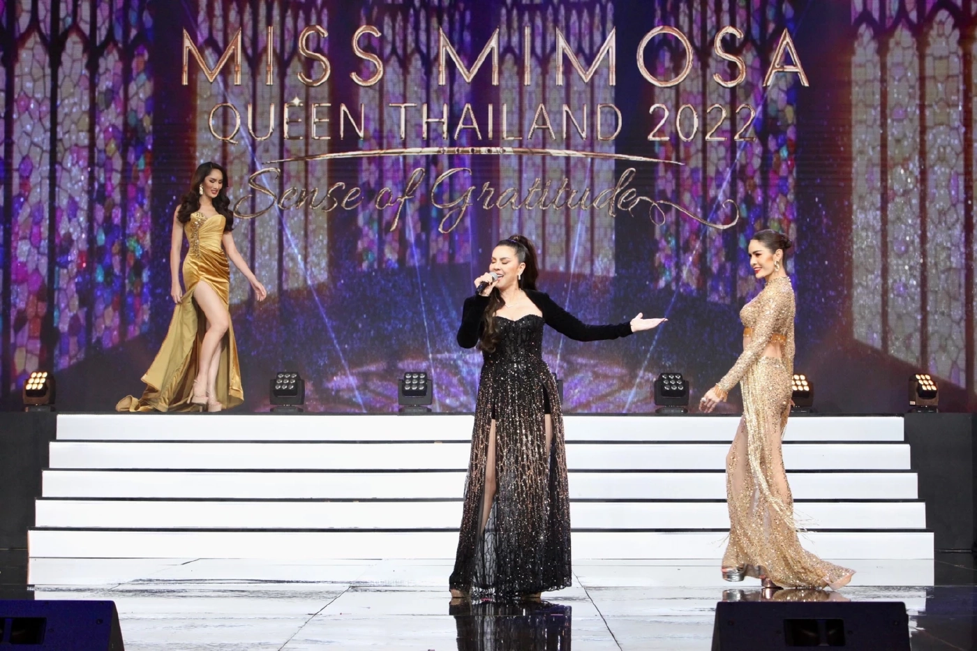 ติ๊น่า คริสติน่า อากีล่าร์