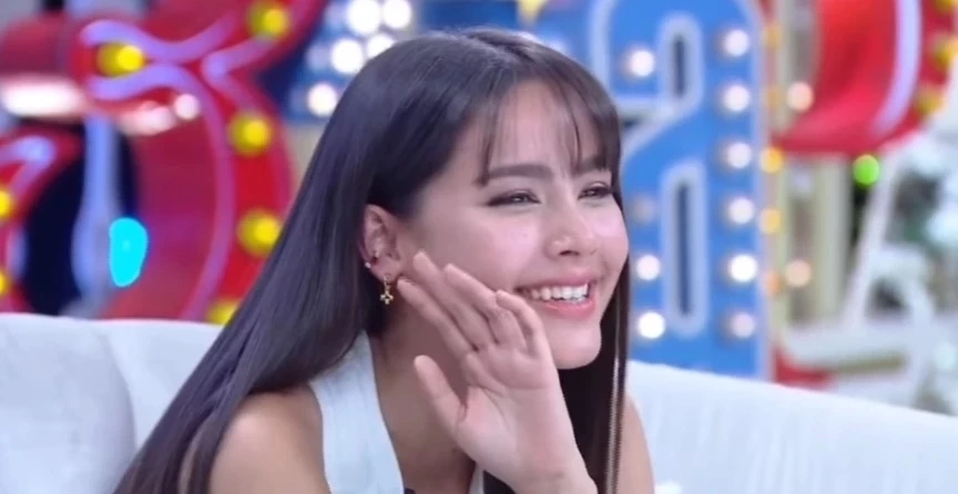 กรี๊ดสนั่น "ณเดชน์" ประกาศแต่ง กลางรายการ จน "ญาญ่า" เขินหนัก ทิ้งตัวลงบนโซฟา