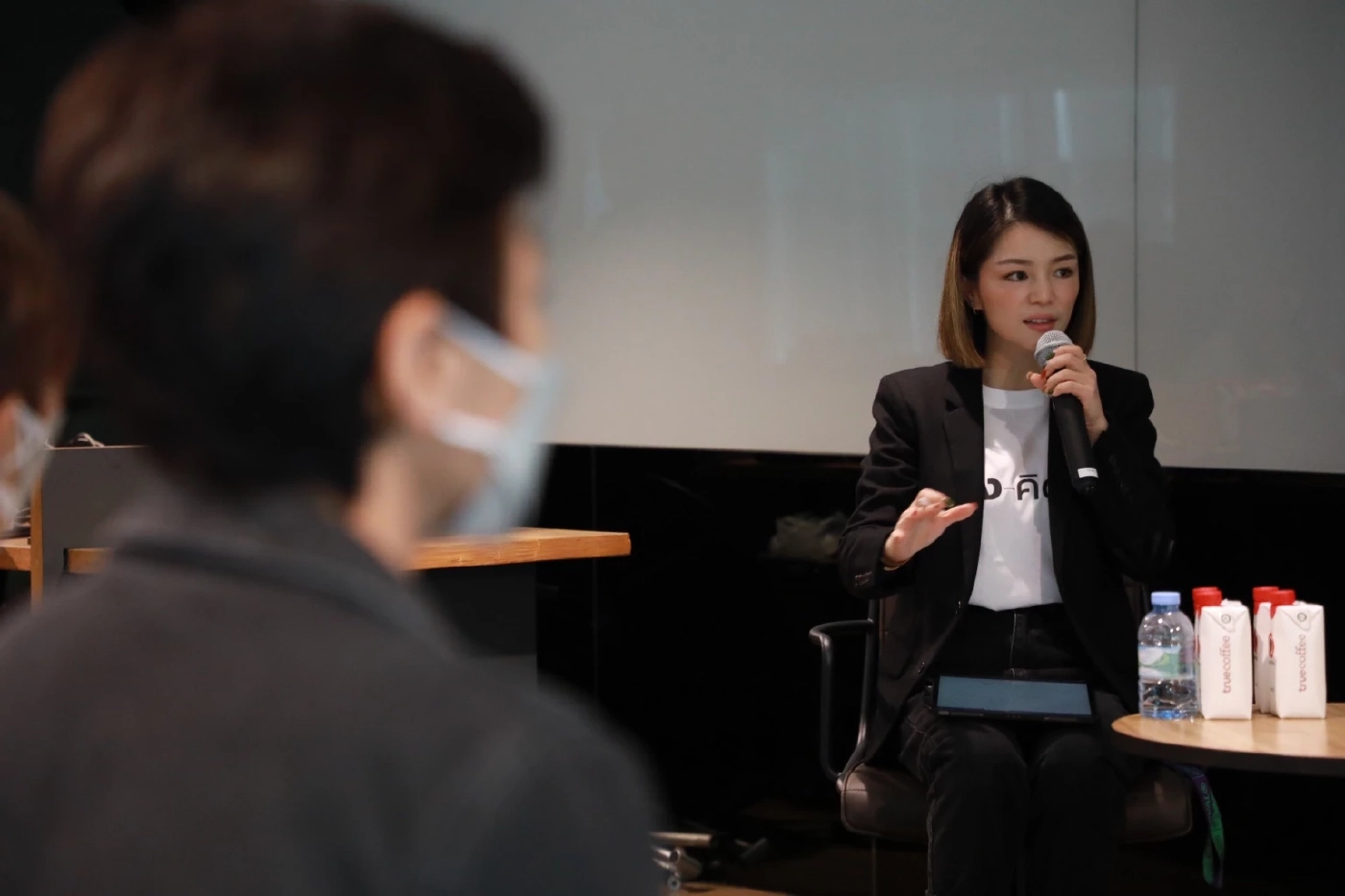 น.ส.วทันยา บุนนาค หรือ &quot;มาดามเดียร์&quot; สมาชิกพรรคประชาธิปปัตย์