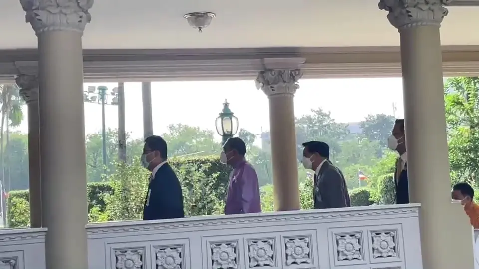 นายกฯ ไม่ตอบ คุย "พล.อ.ประวิตร" หรือไม่ ปมย้ายซบ"รวมไทยสร้างชาติ" (คลิป)
