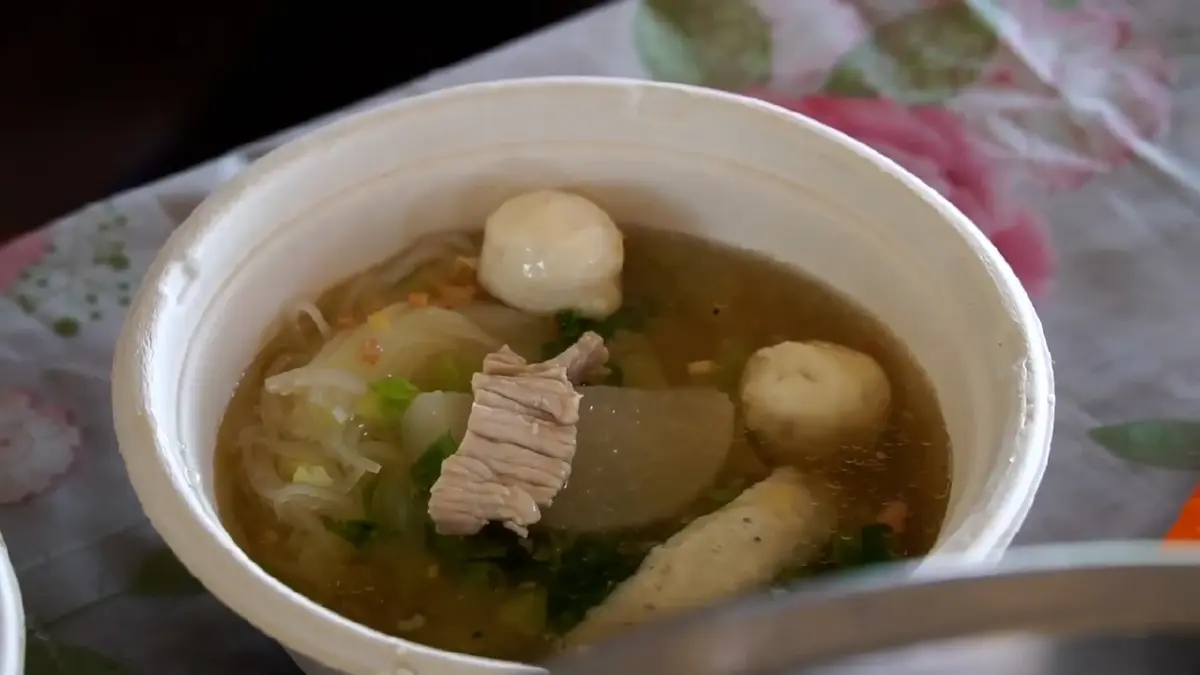อิ่มท้องแถมได้บุญ ก๋วยเตี๋ยว 19 บาท ต่อบุญซื้อที่ถวายวัด