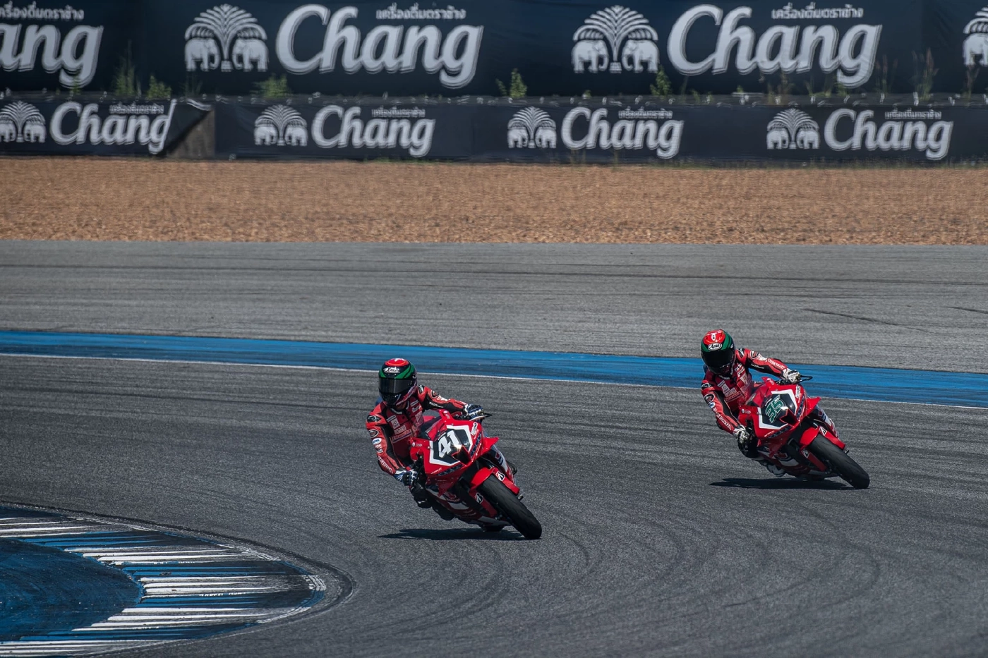 “อนุชา” เฉือน "ฐิติพงศ์" คว้าโพลรุ่นใหญ่ ศึกซูเปอร์ไบค์ OR BRIC 2022