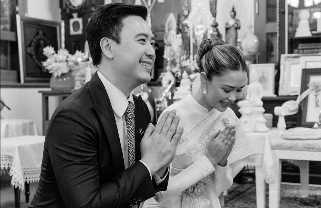 แพทริเซีย-โน้ต สักการะสมเด็จพระสังฆราชขอพร