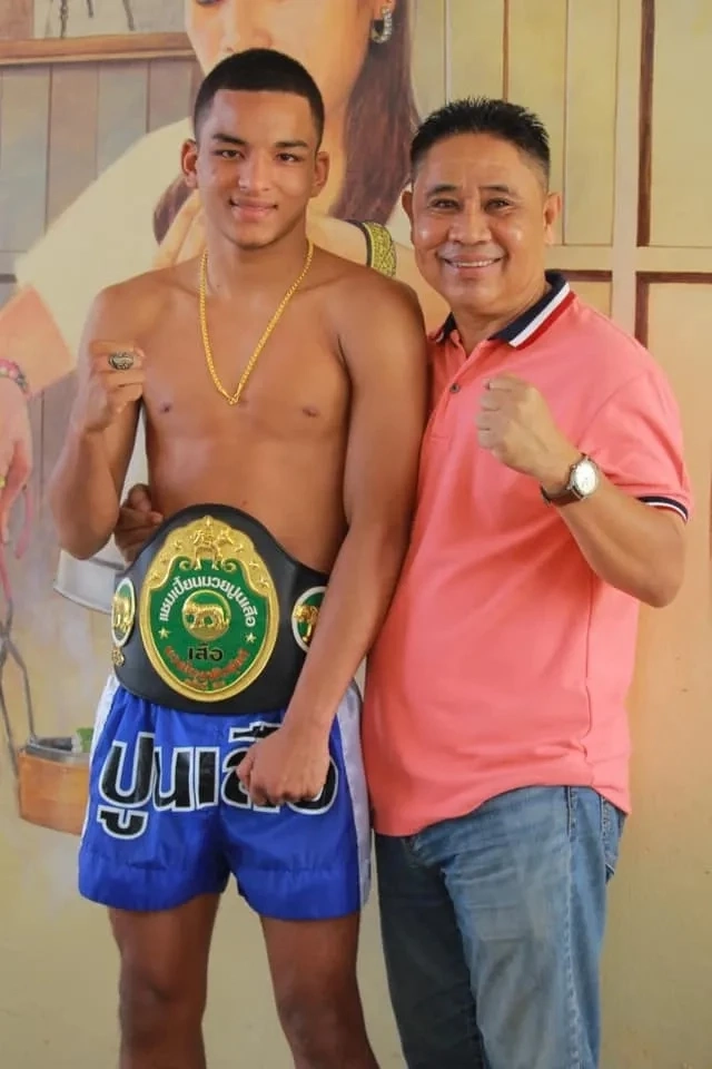 ค่ายยืนยัน "ฉลามเสือ" นักมวยไทยชื่อดัง เสียชีวิตแล้วอย่างสงบในวัย 21 ปี