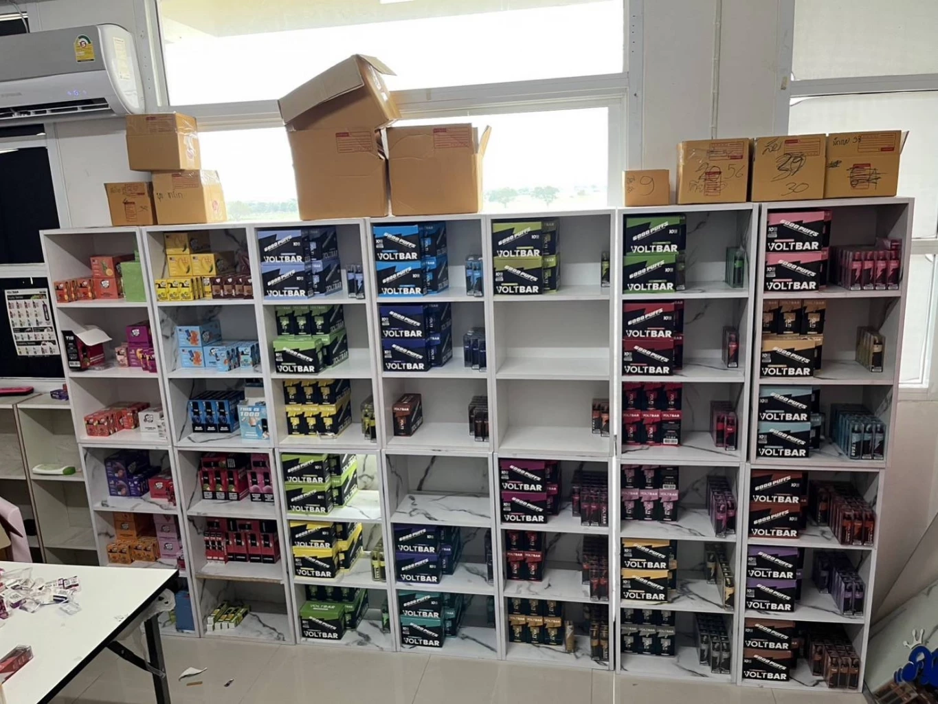 ตร.ไซเบอร์ บุกทลายเครือข่ายบุหรี่ไฟฟ้าไทย - มาเลเซีย ยึดของกลาง 80 ล้าน