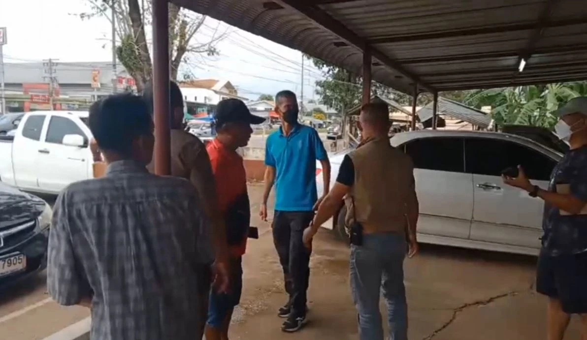 อุกอาจ! คนร้ายใช้ปืนจี้ชิงทอง "เสี่ยเขียงเนื้อ" ก่อนซิ่ง จยย.หลบหนี