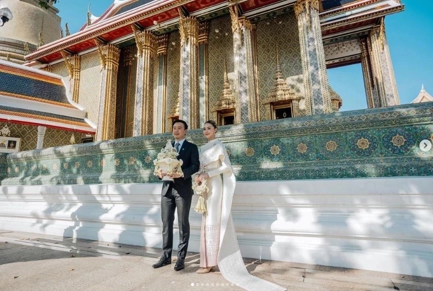 แพทริเซีย-โน้ต สักการะสมเด็จพระสังฆราชขอพร