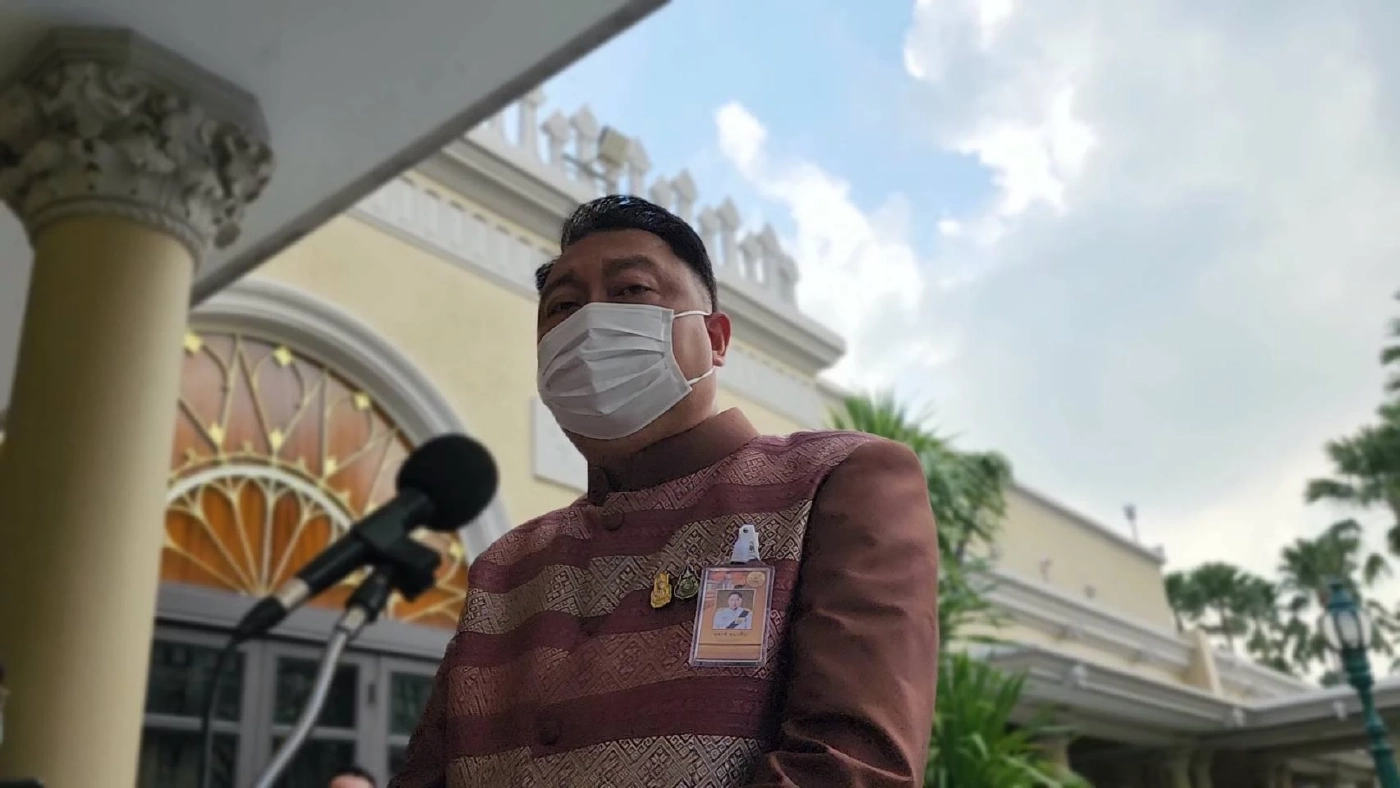 สุชาติ  ชมกลิ่น รมว.แรงงาน ยื่นใบลาออกกก.บห.พลังประชารัฐ