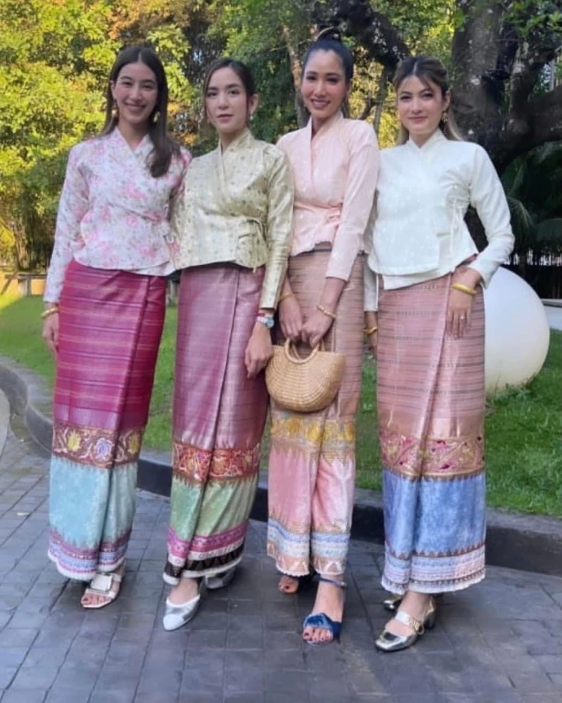 เพื่อนดาราร่วมยินดีในงานแต่ง