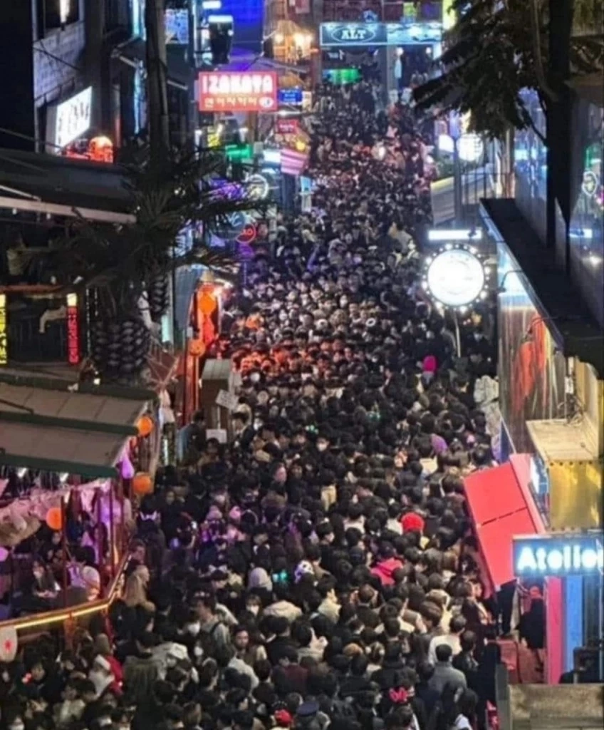 แฟนคลับสุดเศร้า ‘คิม ยูนา’ เชียร์ลีดเดอร์ทีมเบสบอล เหยื่อโศกนาฏกรรมอิแทวอน