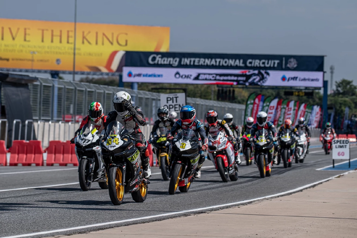 “อนุชา” เฉือน "ฐิติพงศ์" คว้าโพลรุ่นใหญ่ ศึกซูเปอร์ไบค์ OR BRIC 2022