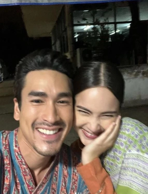 "ญาญ่า" เขินหนัก หลังสื่อถามเรื่องแต่งงาน พูดสั้นๆ มั่นใจ "ณเดชน์" คือเจ้าบ่าว