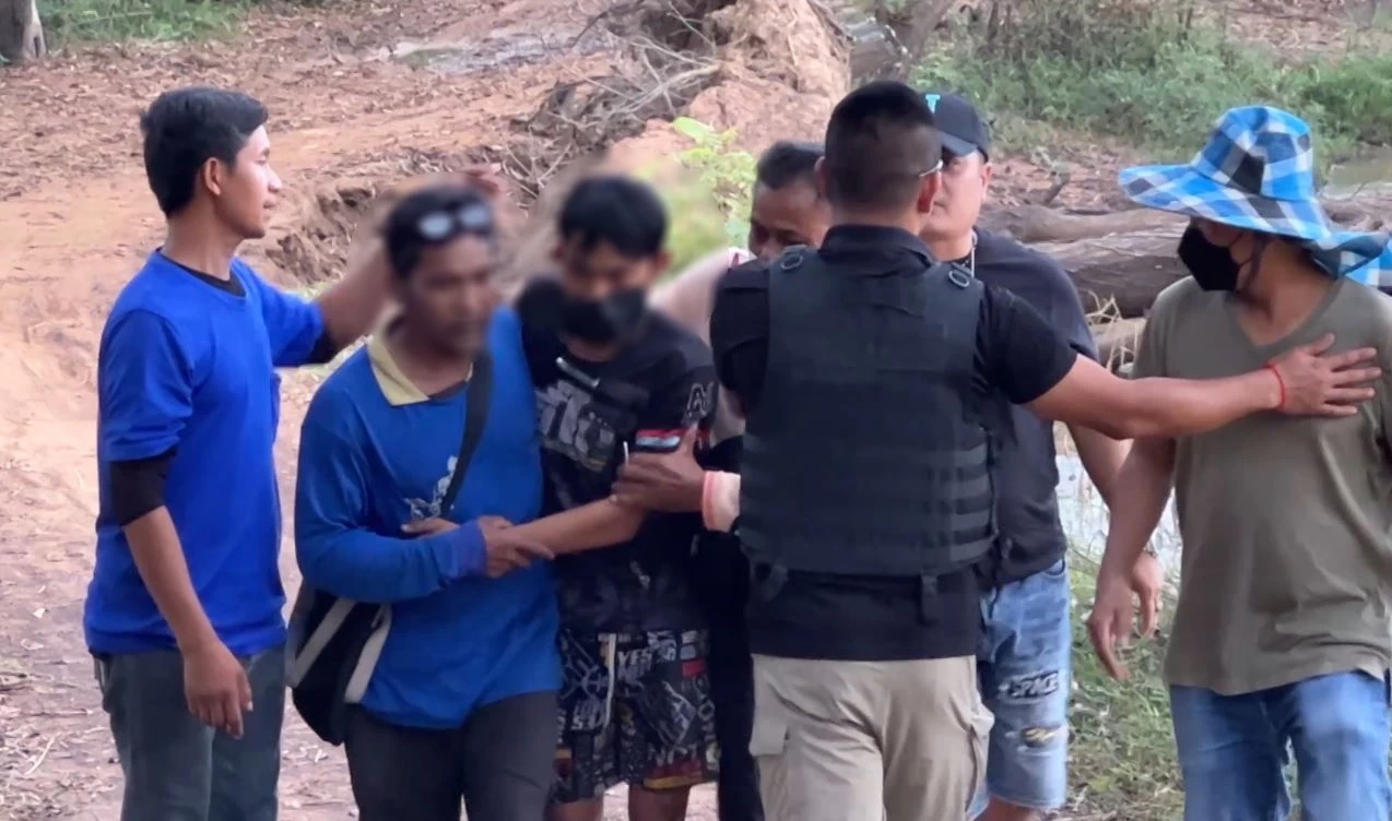 หนุ่ม 21 ตามง้อแฟนสาว นักเรียน ม.6 ไม่ยอมคืนดี ชักปืนยิงดับ