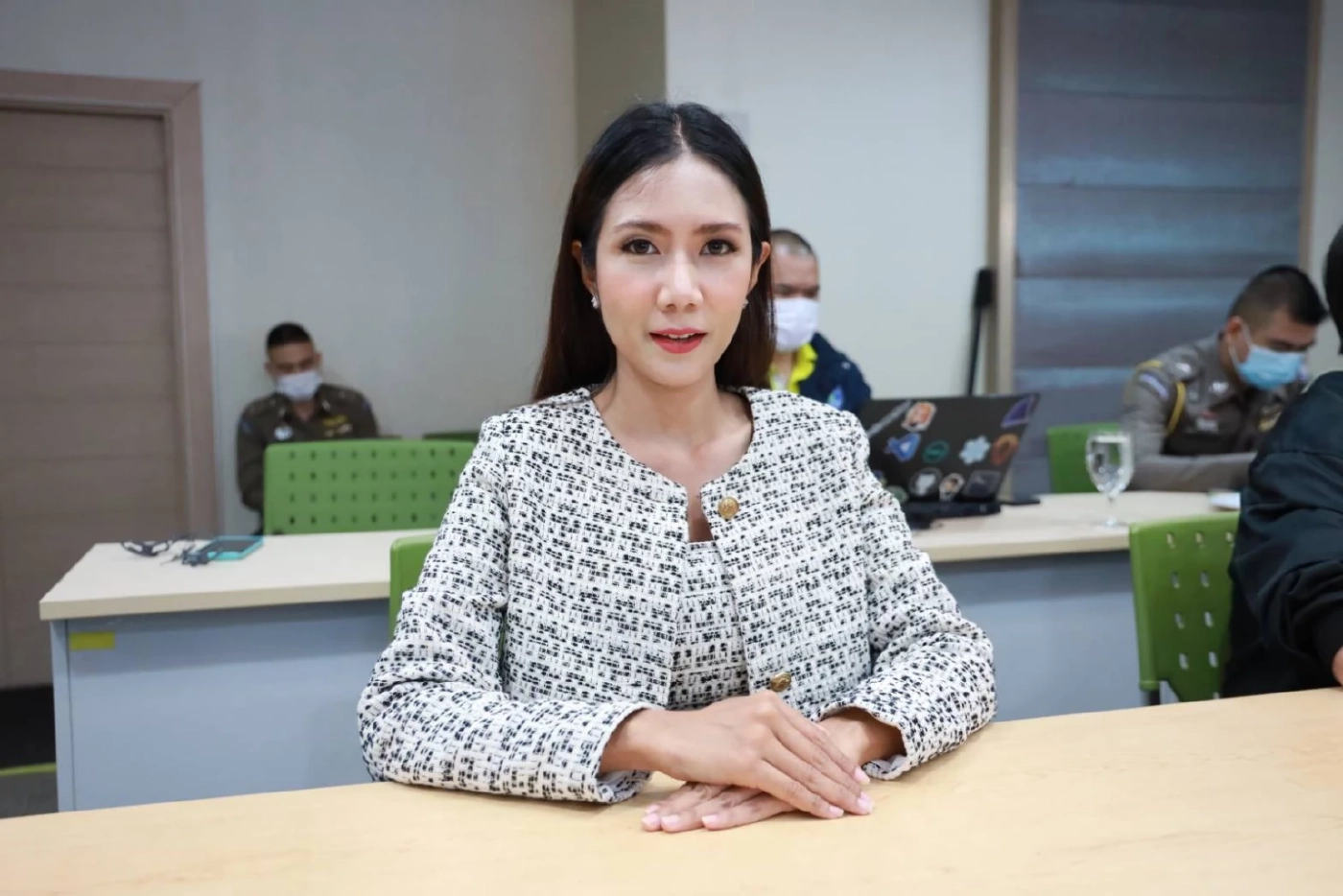  "น.ส.นพวรรณ หัวใจมั่น" โฆษกกระทรวงดิจิทัลเพื่อเศรษฐกิจและสังคมฝ่ายการเมือง (ดีอีเอส)