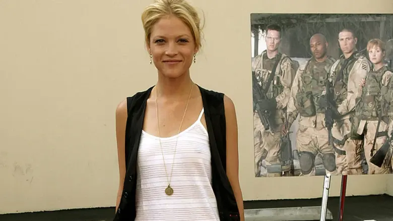 Nicki Aycox