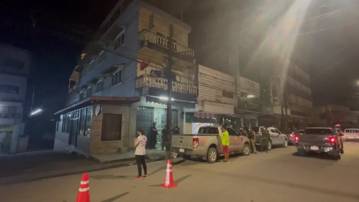 ตำรวจและทหาร ใช้กฎอัยการศึกเข้าควบคุมตัว มือยิงใส่โรงเรียนประถมที่จ.ระนอง