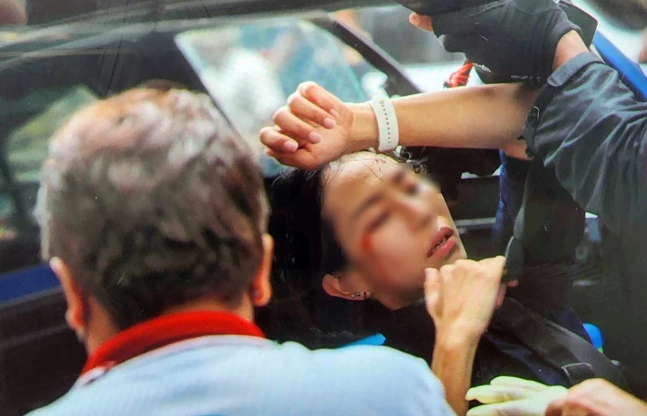 น.ส.ชาลินี ถิระศุภะ ช่างภาพรอยเตอร์ ได้รับบาดเจ็บ