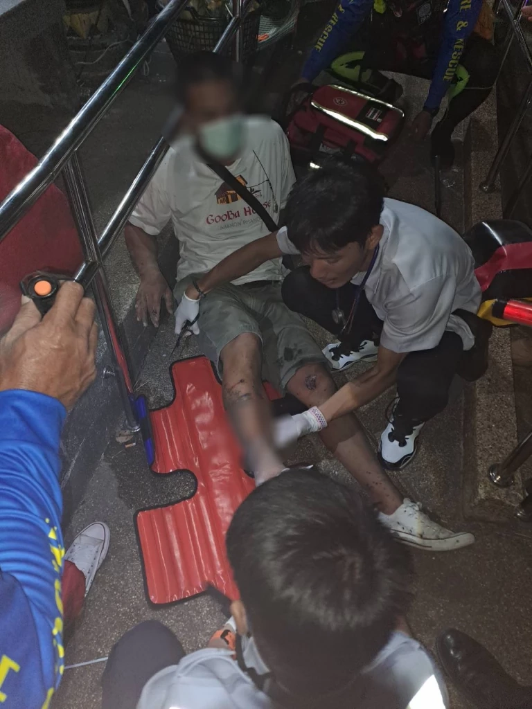 ด่วน! พลุไฟระเบิดกลางงานลอยกระทง ริมโขงนครพนม เจ็บนับสิบราย (มีคลิป)