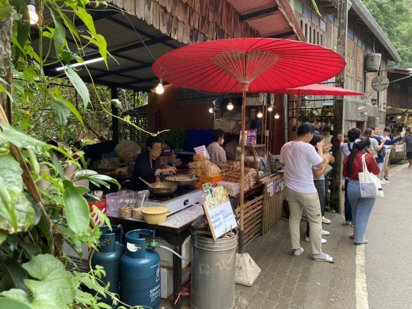 ไฮซีซั่น "แม่กำปอง" คึกคัก นทท.แห่สัมผัสอากาศหนาว