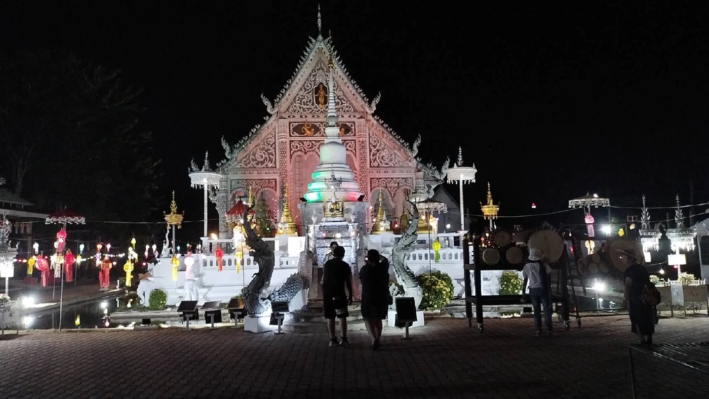 พาชม! ประเพณี “ล่องสะเปาจาวละกอน” หนึ่งเดียวในโลก งดงามตระการตา (มีคลิป)