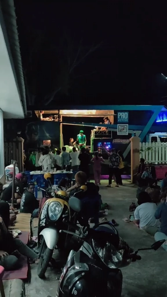 อุกอาจ โจ๋เปิดศึกยิงถล่มกลางงานสู่ขวัญทหารใหม่ ดับ 1 เจ็บ 2 (มีคลิป)