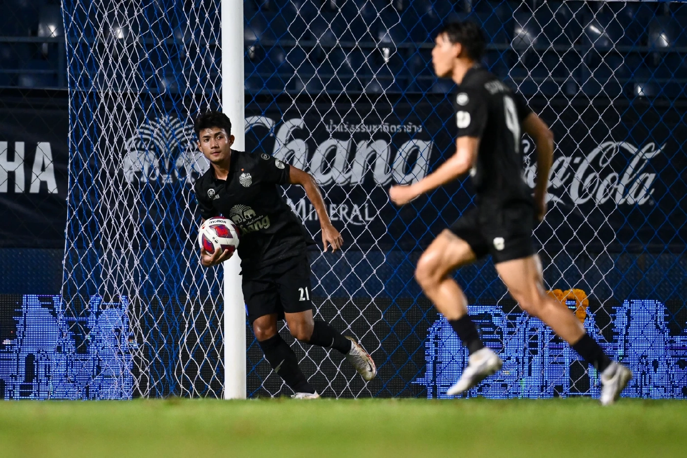 บุรีรัมย์อัดนครปฐม 2-0 ลิ่ว 16 ทีมเอฟเอคัพ