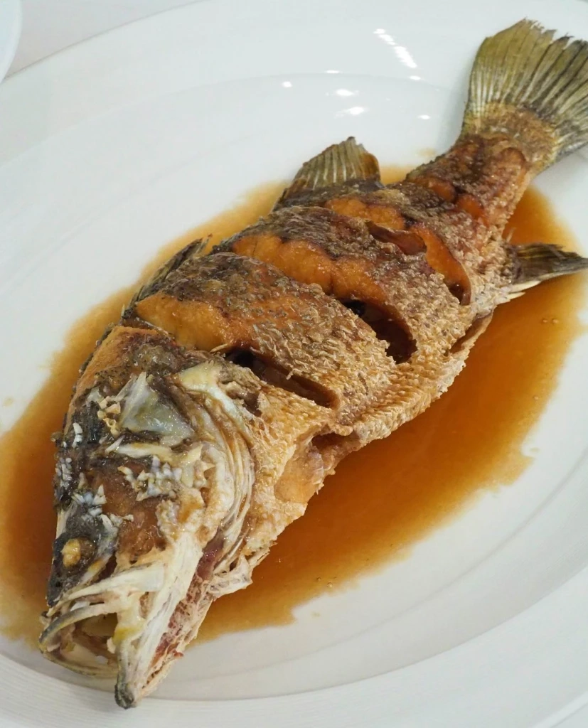 ปลากะพงฮันนี่ : Deep-Fried Sea Bass with Honey