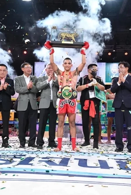 ค่ายยืนยัน "ฉลามเสือ" นักมวยไทยชื่อดัง เสียชีวิตแล้วอย่างสงบในวัย 21 ปี