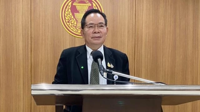 ดร.เพชรวรรต วัฒนพงศศิริกุล ส.ส.บัญชีรายชื่อพรรคเพื่อชาติ 