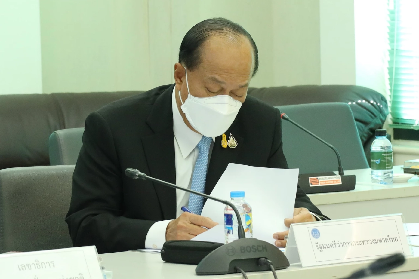 “บิ๊กป้อม” ถกสถานการณ์ใต้ ยืด พ.ร.ก.ฉุกเฉินฯ เร่งจับคาร์บอมบ์