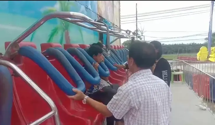 ตร.เอาผิดเจ้าของเครื่องเล่นสุดอันตราย เหวี่ยงคนร่วงเจ็บ 5 (มีคลิป)