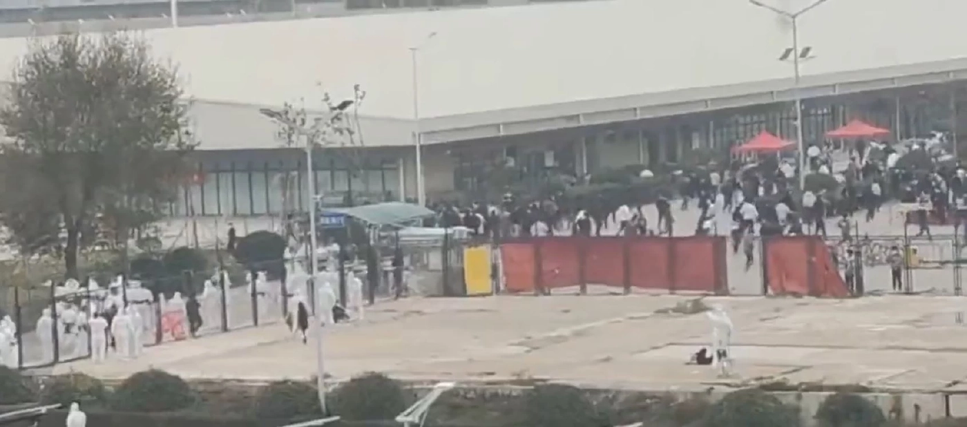 เจิ้งโจวเลิกล็อกดาวน์-ผ่อนคลายให้โรงงานไอโฟน