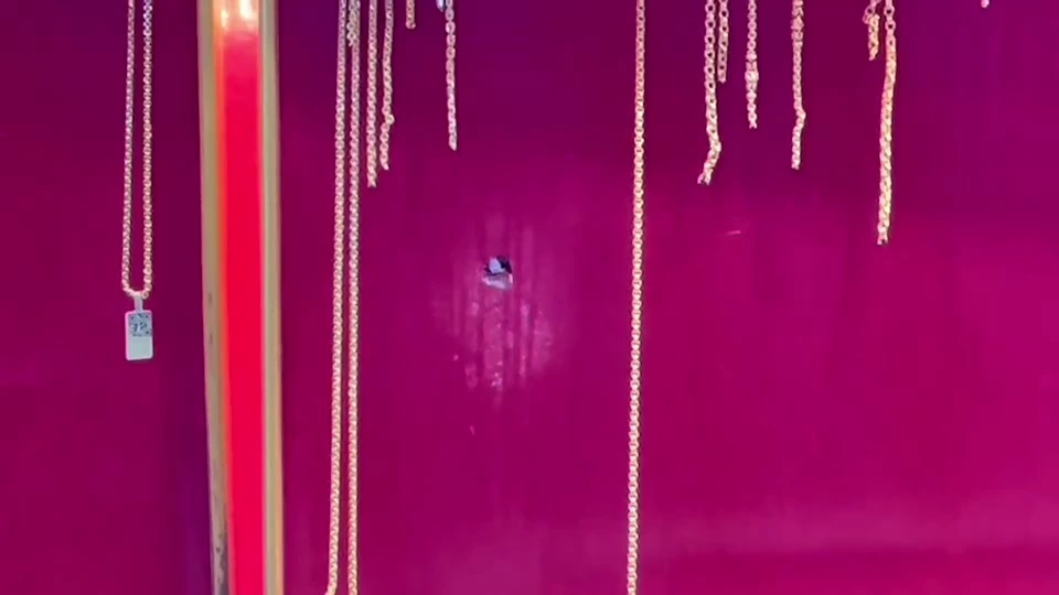 รูกระสุน ที่คนร้ายยิงเปิดทาง เพื่อปล้นทอง