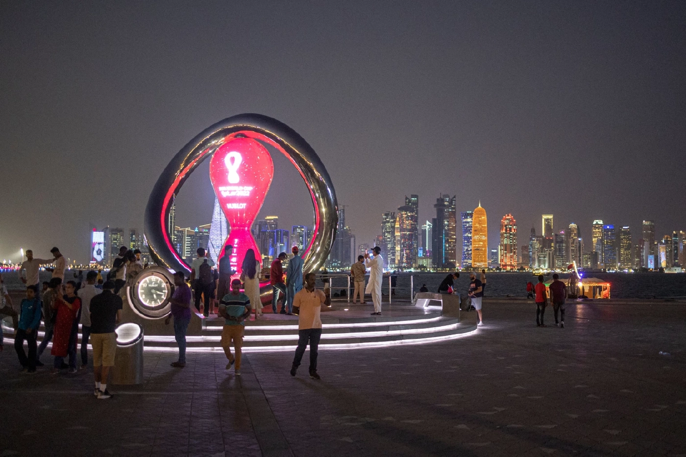 ราชวงศ์กาตาร์สั่งห้ามตั้งเต็นท์เบียร์ตามสนามบอลโลก