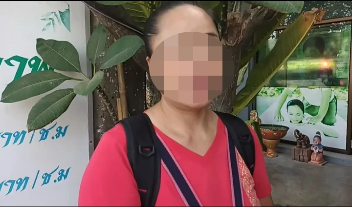 นาง สุวารี ศรีจันทร์ อายุ 42 ปี (เจ้าของร้านนวดเพื่อสุขภาพ)