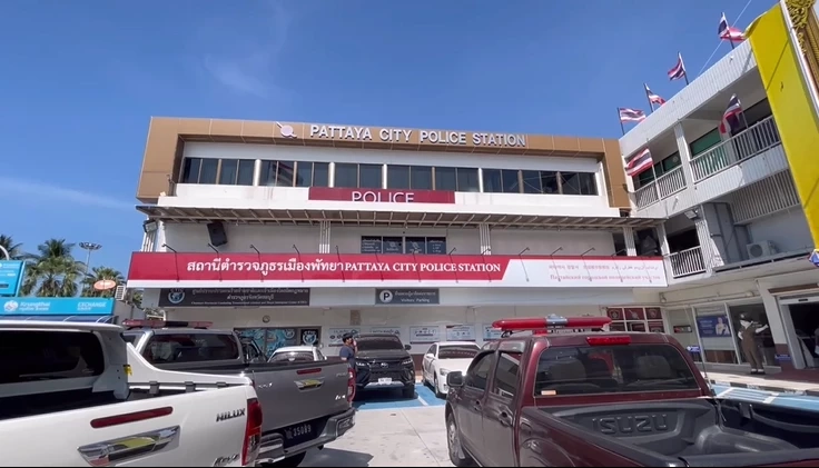 ตัวตึงป่วนโรงพักพัทยา ถูก ตร. จับฉกเงินครึ่งแสนเปย์กิ๊กสาว แกล้งผูกคอในคุก