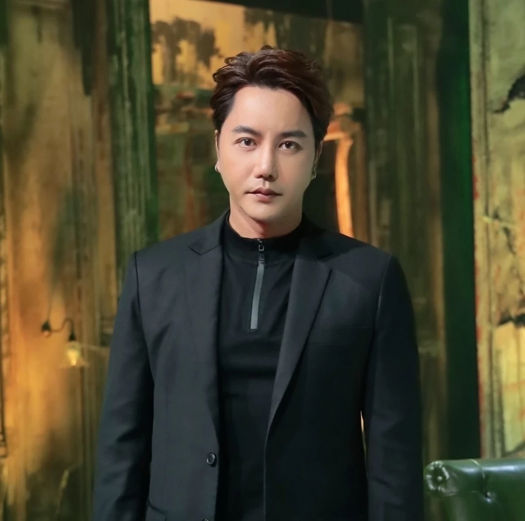 ริว จิตสัมผัส หรือ ปาณรวัฐ ลิ่มรัตนอาภรณ์ 