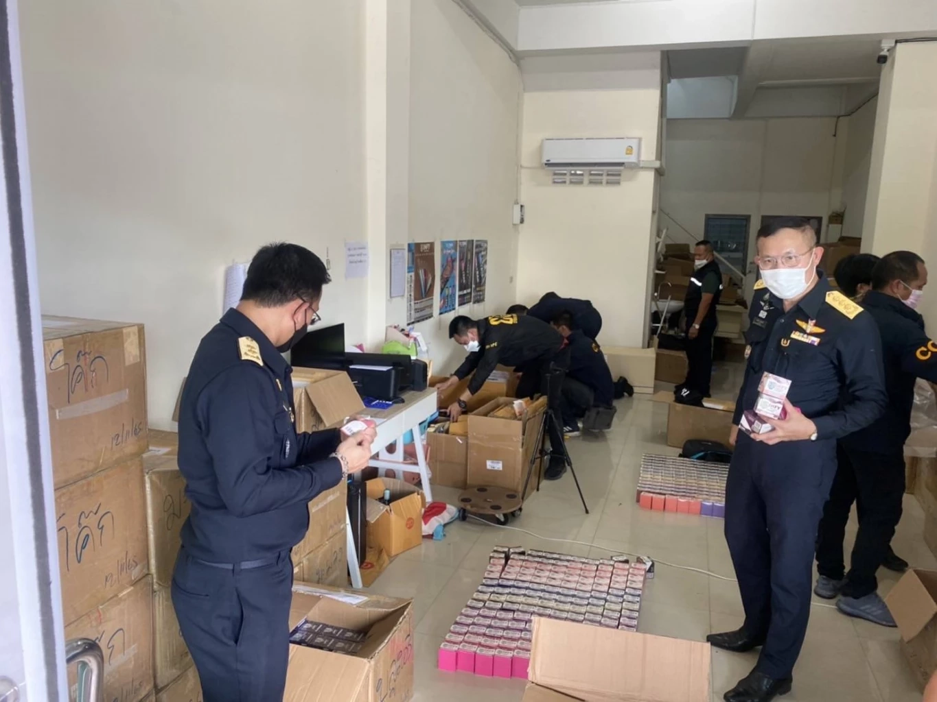 ตร.ไซเบอร์ บุกทลายเครือข่ายบุหรี่ไฟฟ้าไทย - มาเลเซีย ยึดของกลาง 80 ล้าน