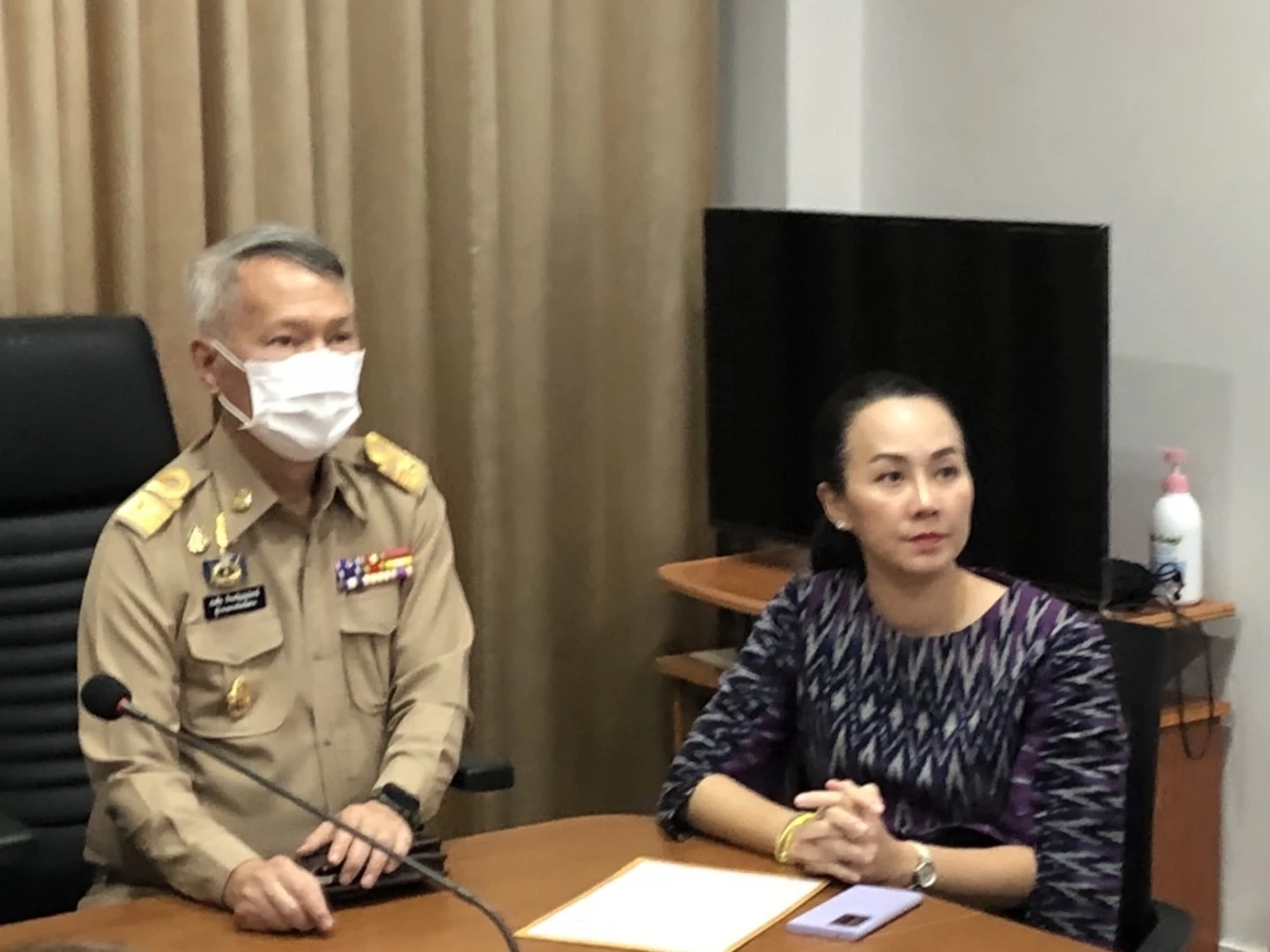 นายสมชัย กิจเจริญรุ่งโรจน์ ผู้ว่าฯตาก ลงพื้นที่พบแกนนำชาวบ้านต.แม่ปะ รับฟังปัญหาชาวบ้านเดือดร้อนจากโครงการรถไฟทางคู่