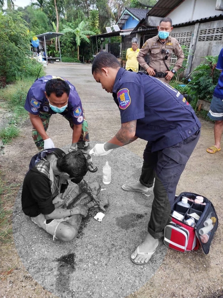 หนุ่มเร่รอน กินเหล้าบ้านเพื่อน เมาย่องจะขืนใจยายวัย 84 ปี ถูกกระทืบอ่วม