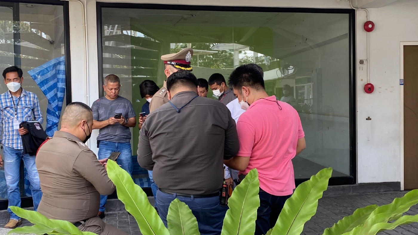 ระทึก! หญิงชาวจีน จ้วงแทงเพื่อนร่วมชาติ 27 แผล ในห้องน้ำห้าง ย่านประชาชื่น